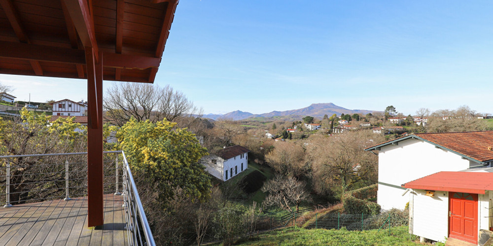 maison à ST PEE SUR NIVELLE (64310)